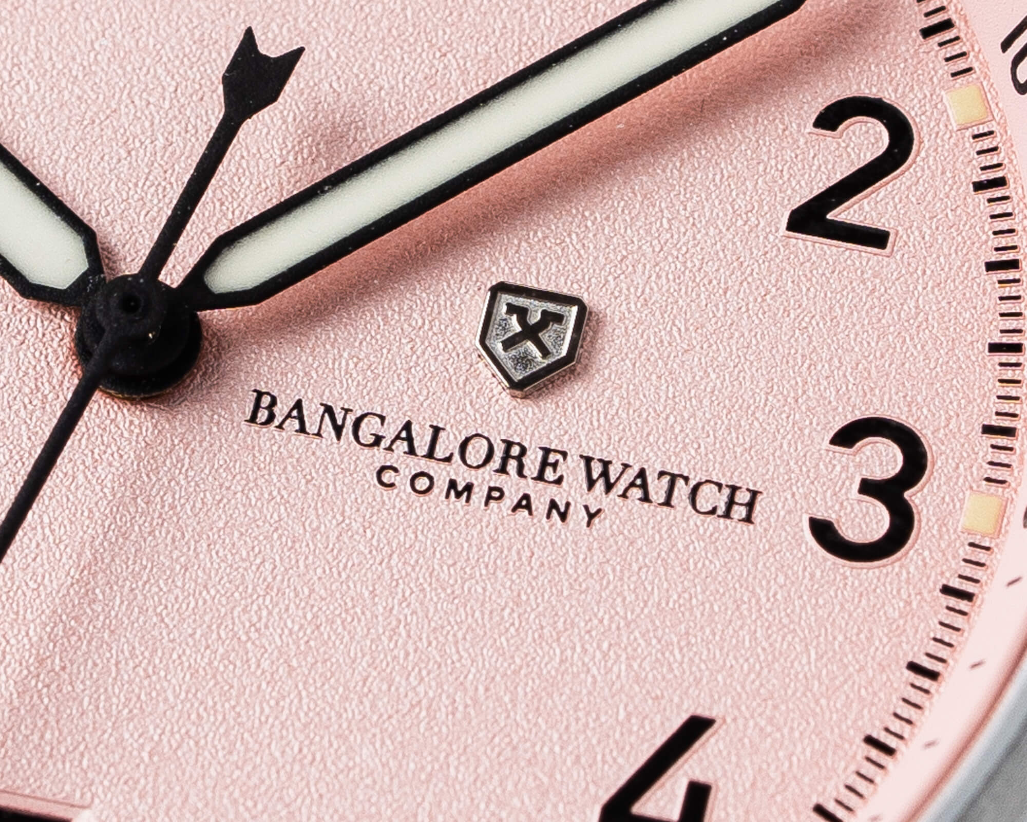 На руке: Bangalore Watch Co. Шелковый шарф MACH 1