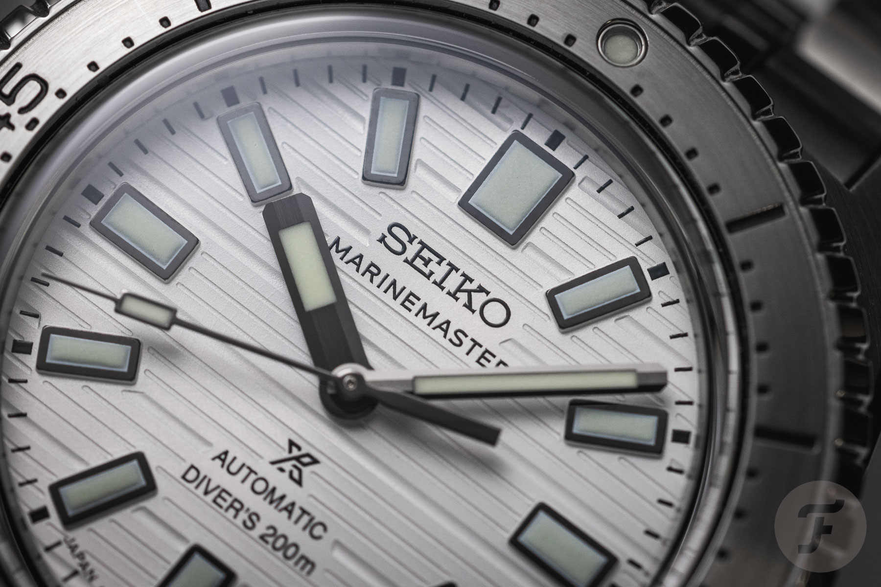 Сравнение Formex Reef 39.5 и Seiko Prospex Marinemaster: Которые часы лучше?