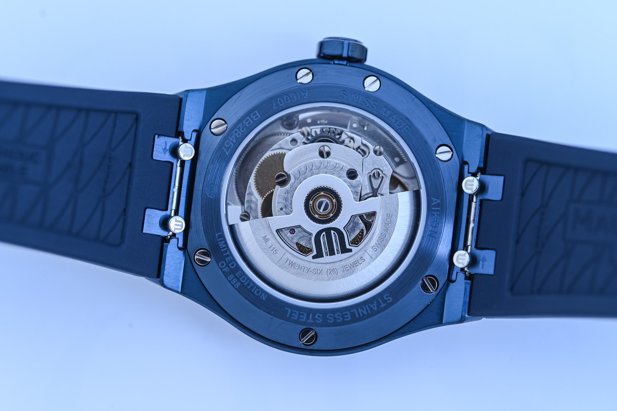 Погружение в роскошь: обзор часов Maurice Lacroix Aikon Automatic 39mm Blue PVD