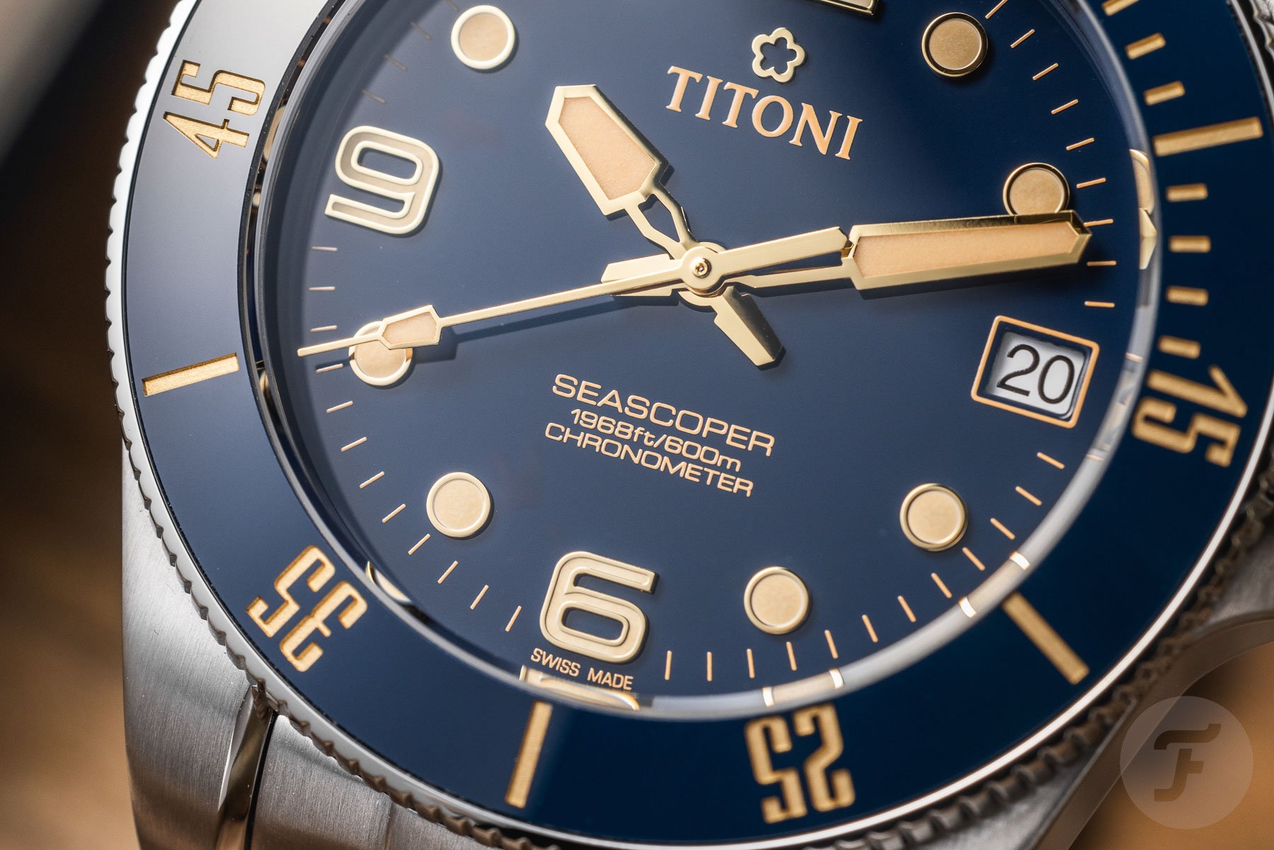 Titoni Seascoper 600 Retro dial close-up