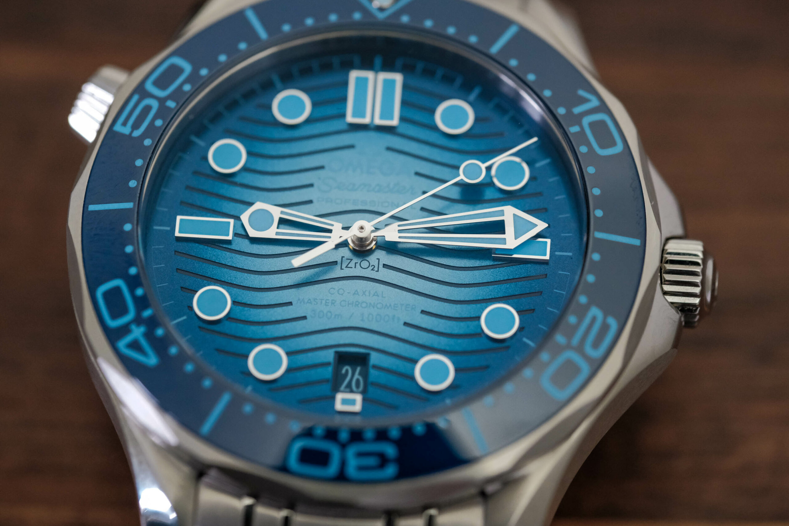 Omega Seamaster Diver 300M Summer Blue Classic Features