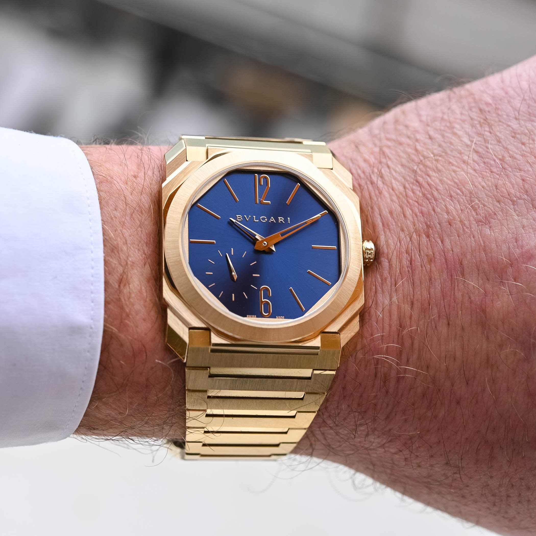 Новые сине-золотые часы Bulgari Octo Finissimo Automatic