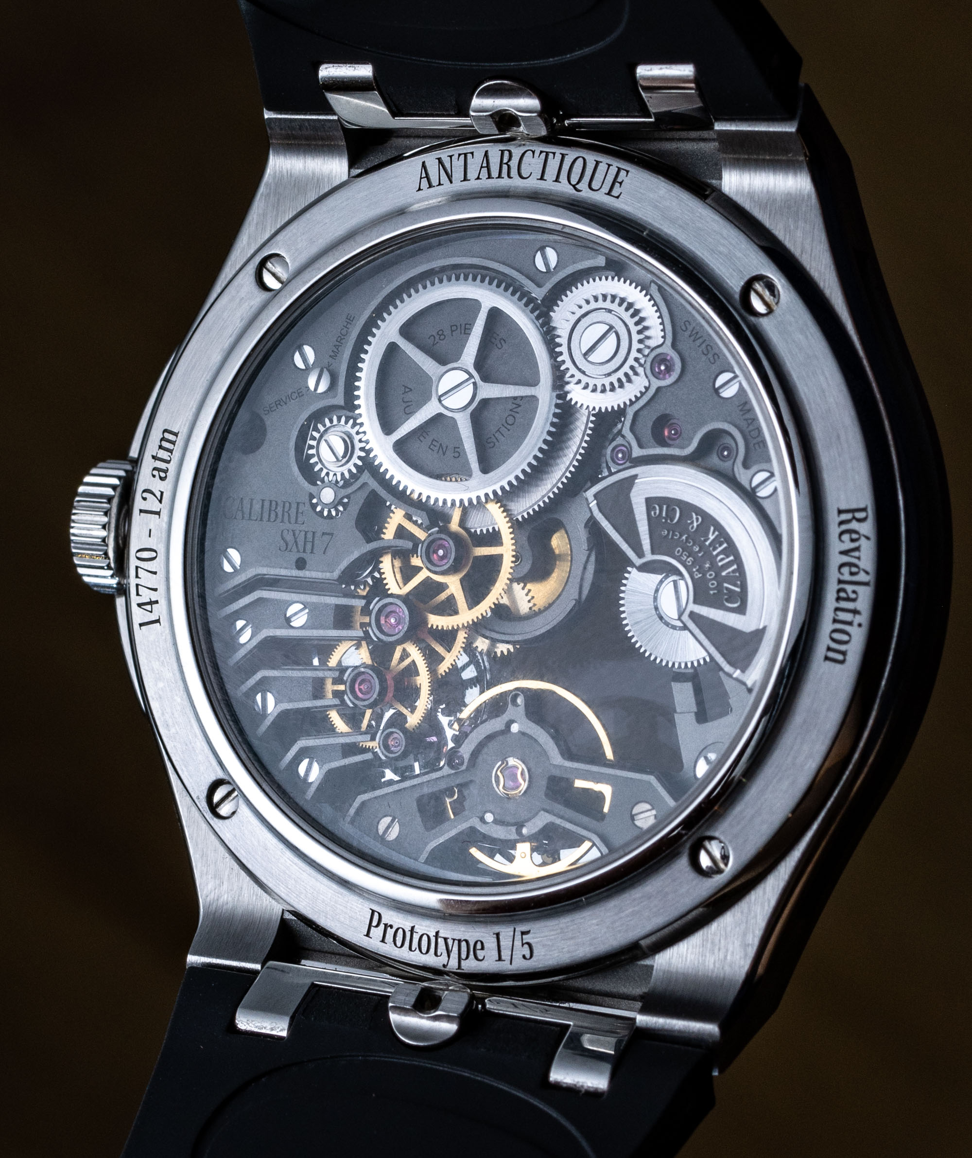 Собственноручно: часы Czapek Antarctique Revelation со скелетонизированным циферблатом