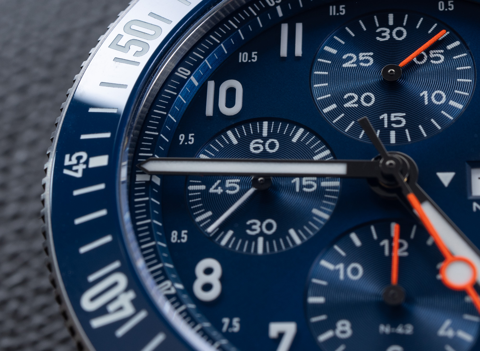 Обзор часов: Fortis Novonaut N-42 Cobalt Blue Edition