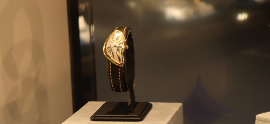 Часы Cartier Crash Элтона Джона
