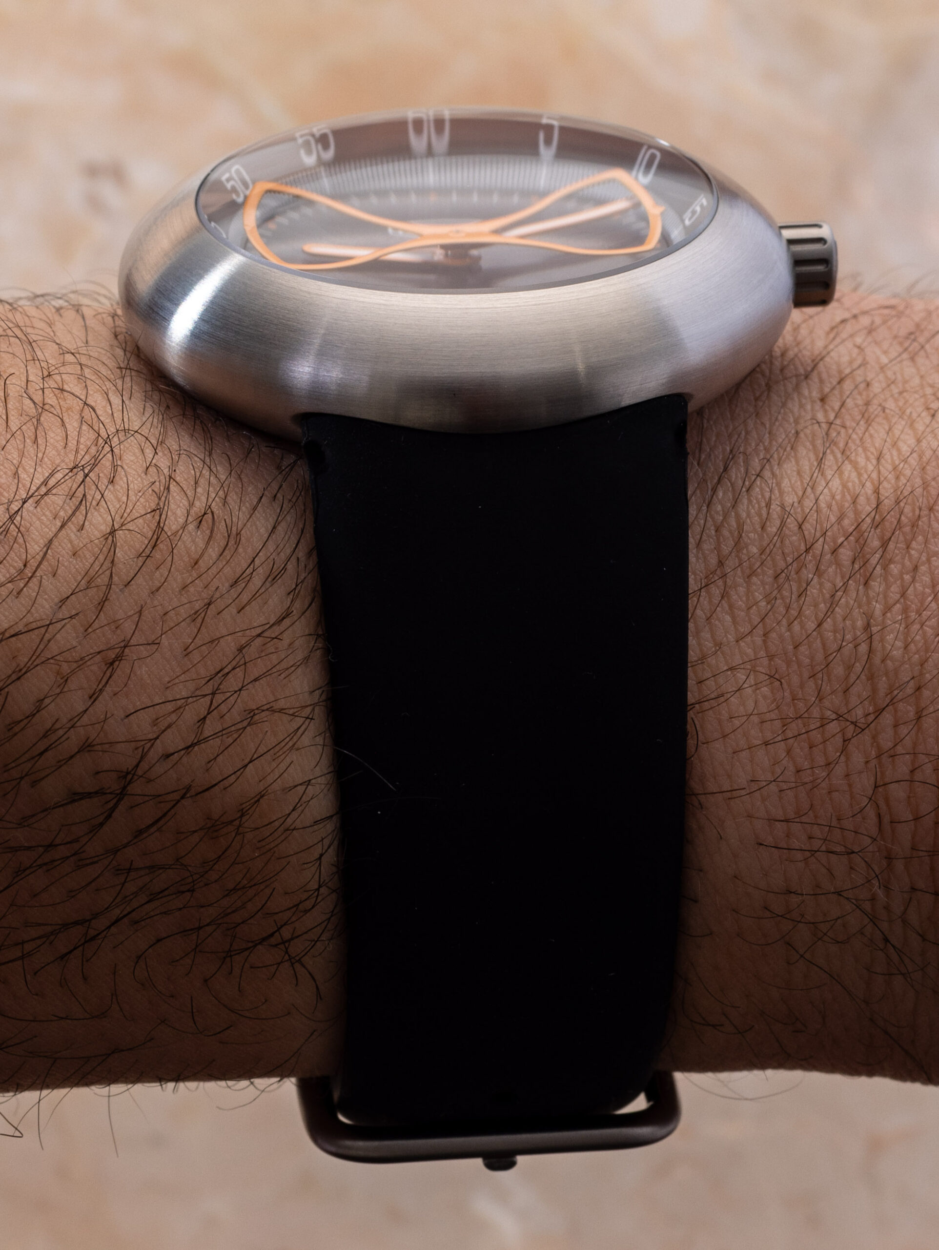 Практический обзор: Песочные часы Ikepod Megapod