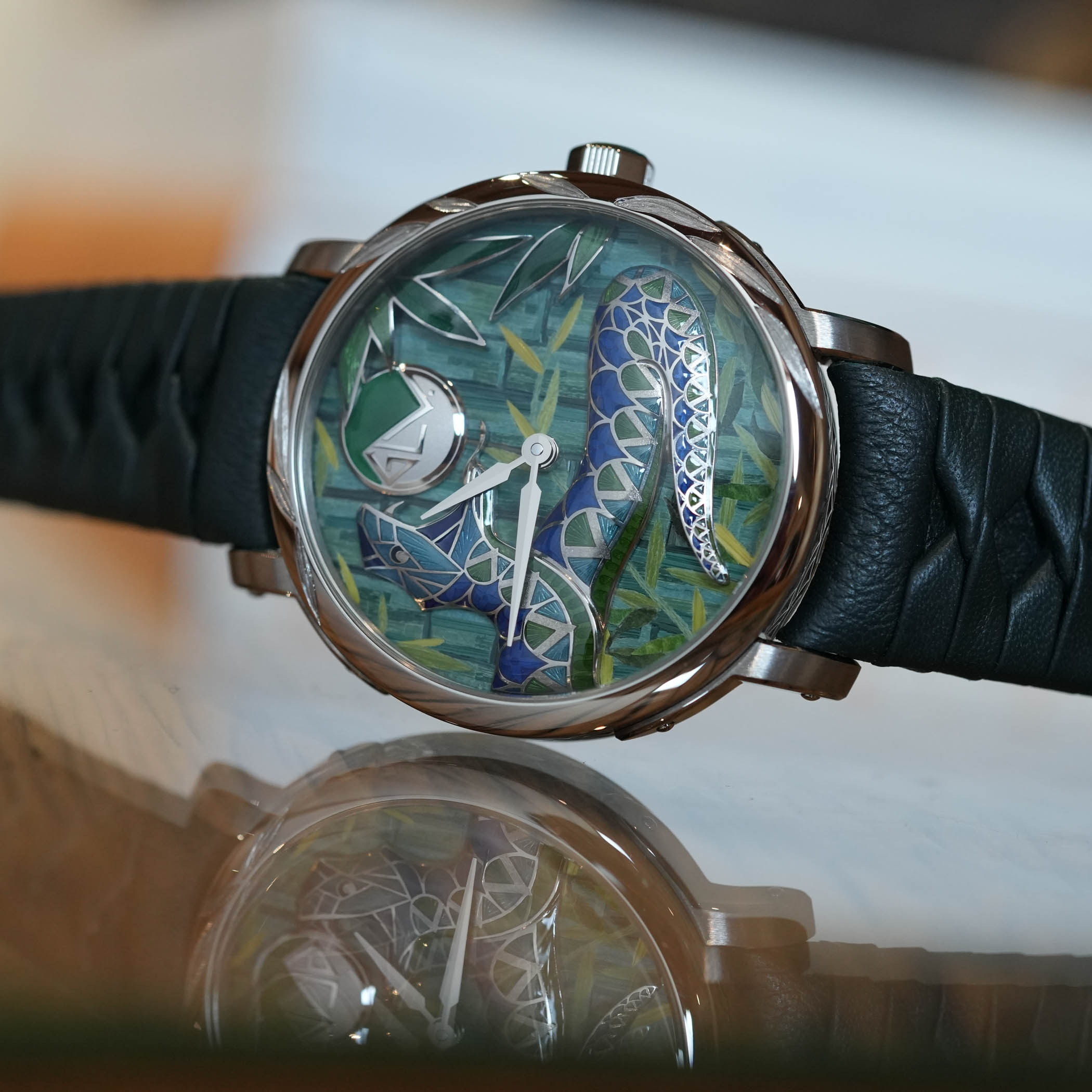 Удивительная красота часов Cabinet of Wonders, чудес Louis Vuitton Escale
