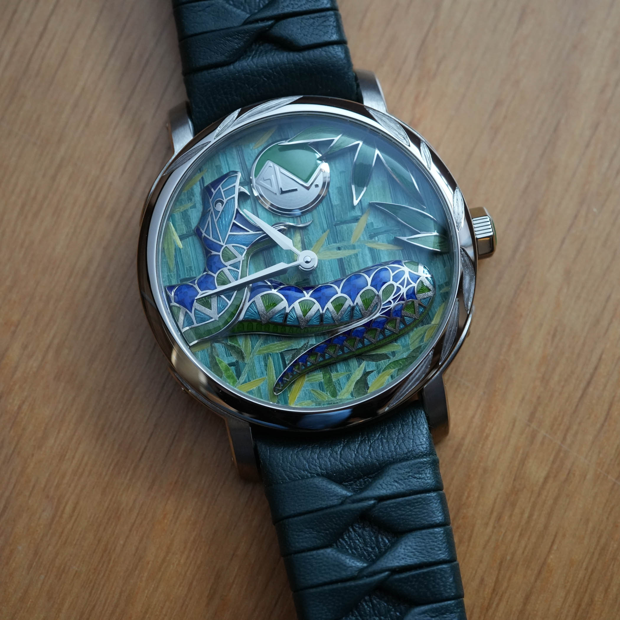Удивительная красота часов Cabinet of Wonders, чудес Louis Vuitton Escale