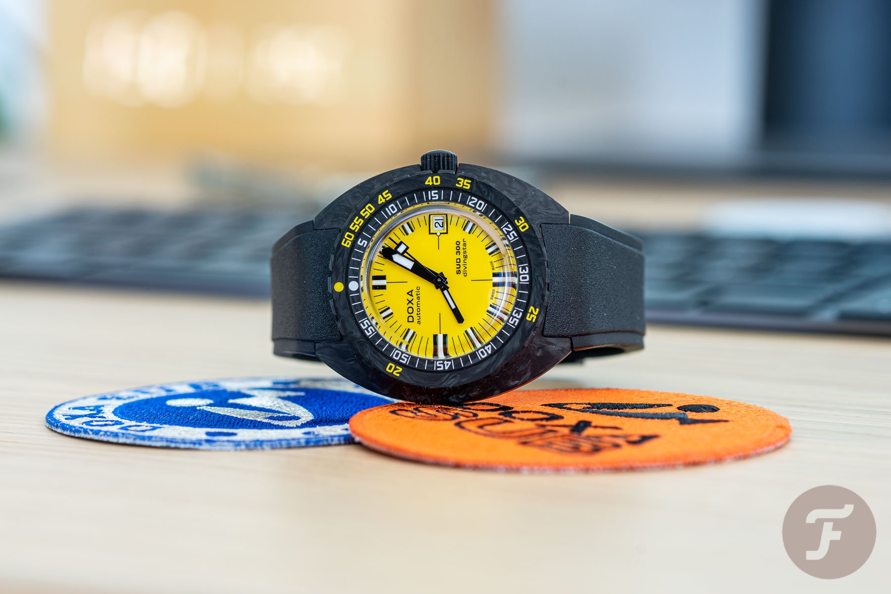 Black and yellow unusual suspects Doxa Sub 300 Carbon Divingstar