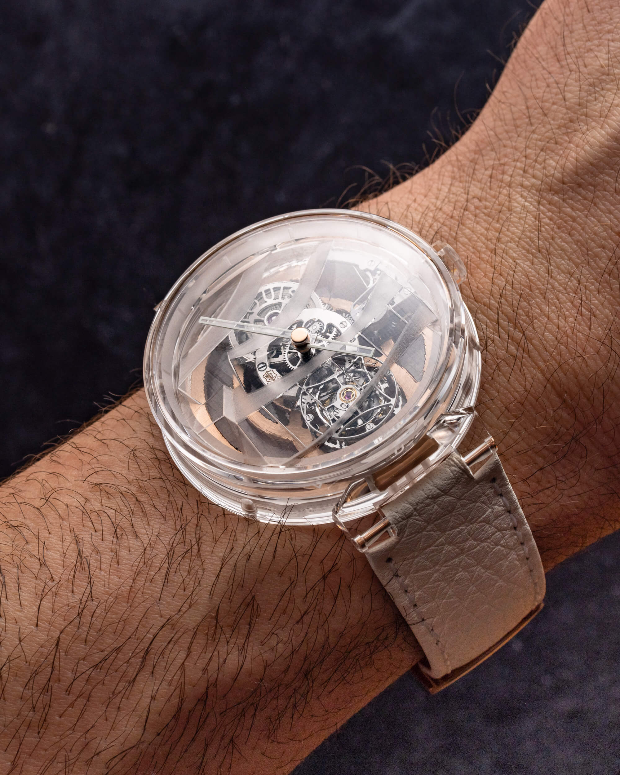 Фрэнк Гери придает свою изюминку часам Louis Vuitton Tambour Moon Sapphire