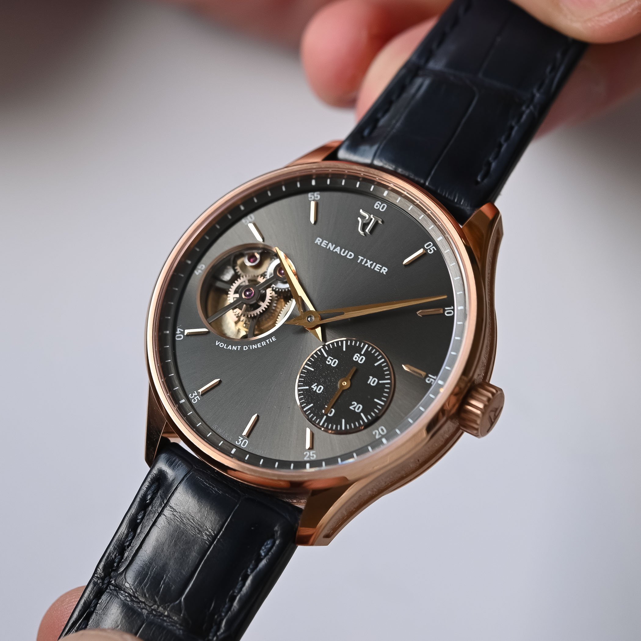 Новый инди-бренд Renaud Tixier запускает часы Monday Watch
