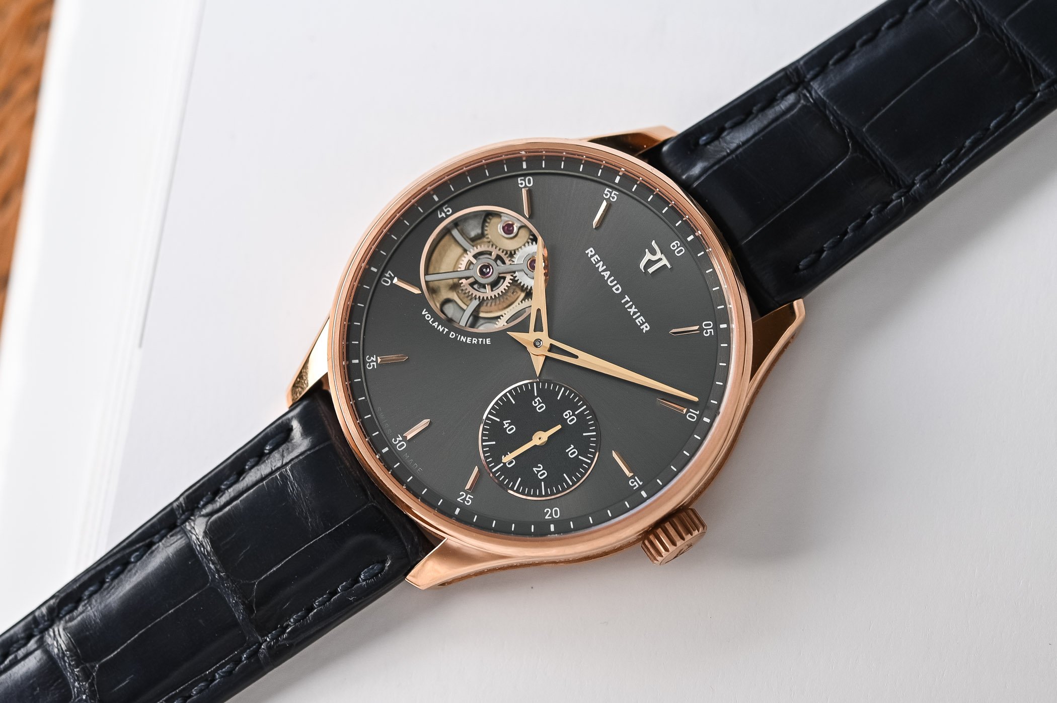 Новый инди-бренд Renaud Tixier запускает часы Monday Watch