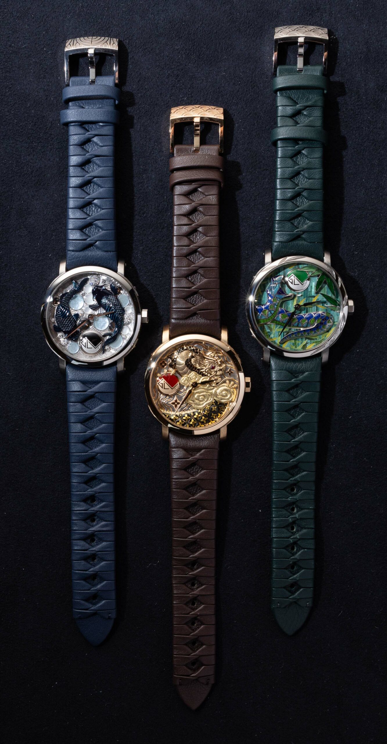 На руках: часы Louis Vuitton Escale Cabinet Of Wonders с циферблатами ручной работы в виде кои, дракона и змеи