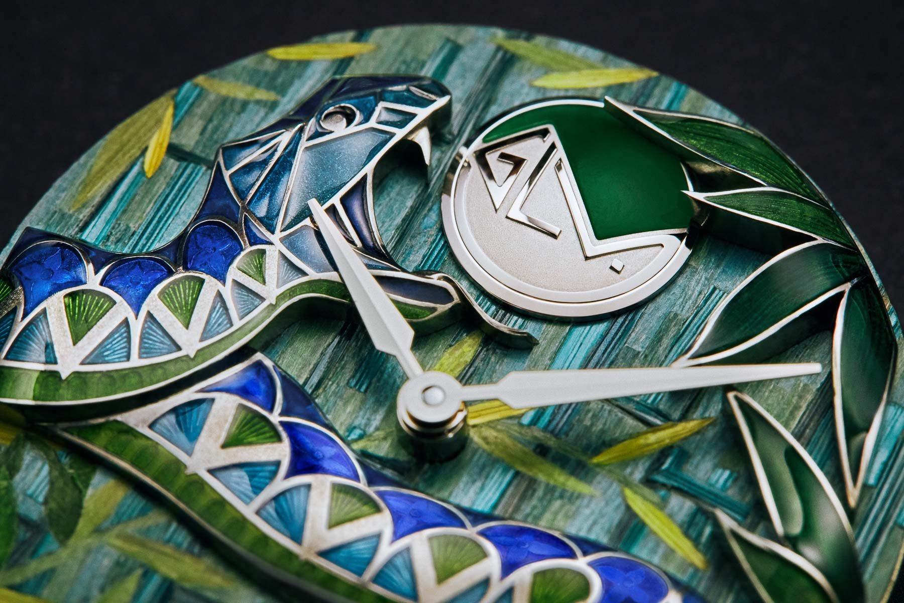 Louis Vuitton Escale Cabinet of Wonders Snake's Jungle dial close-up