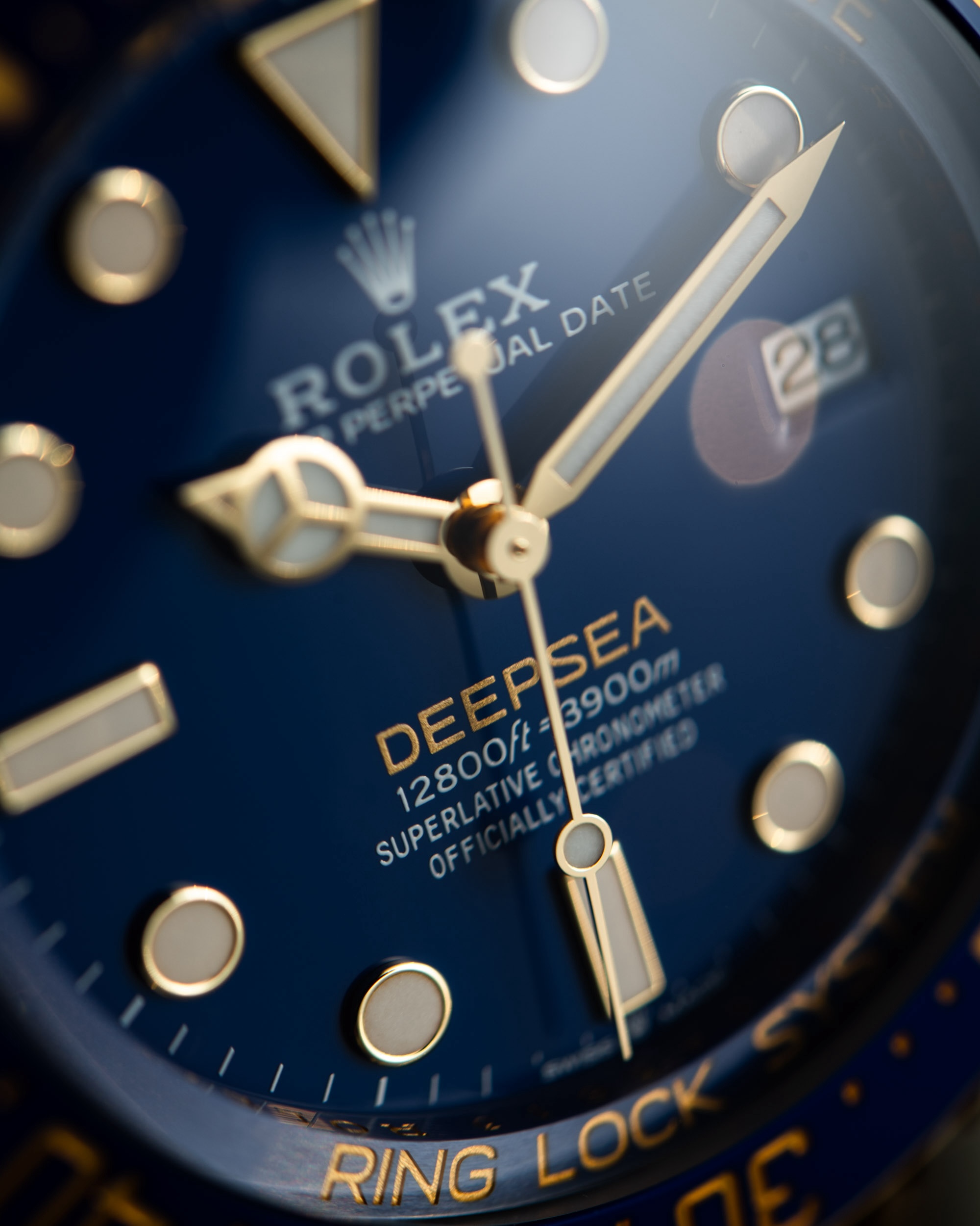 Очень большие, Очень нелепые, Очень золотые часы Rolex Deepsea 136668LB