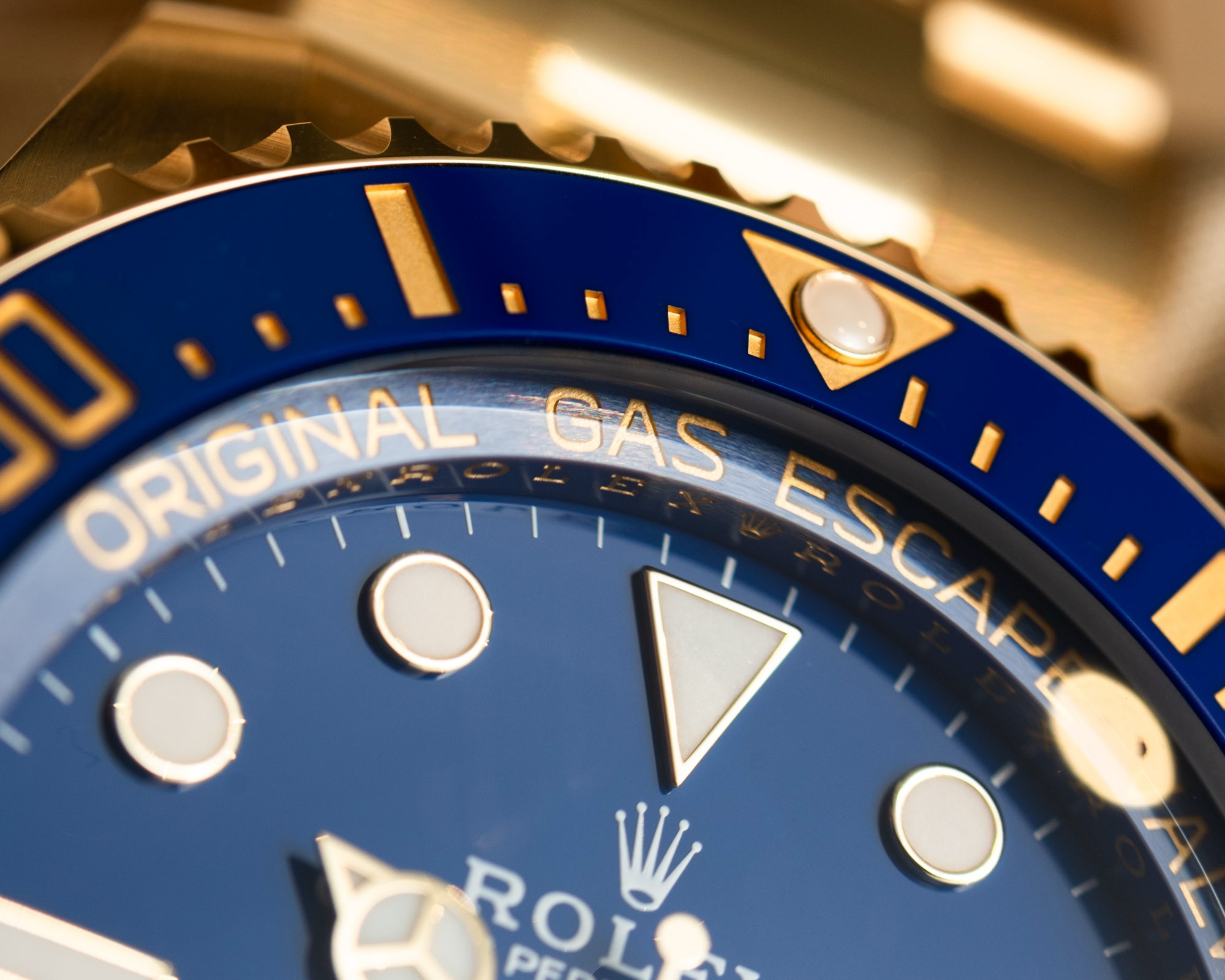 Очень большие, Очень нелепые, Очень золотые часы Rolex Deepsea 136668LB