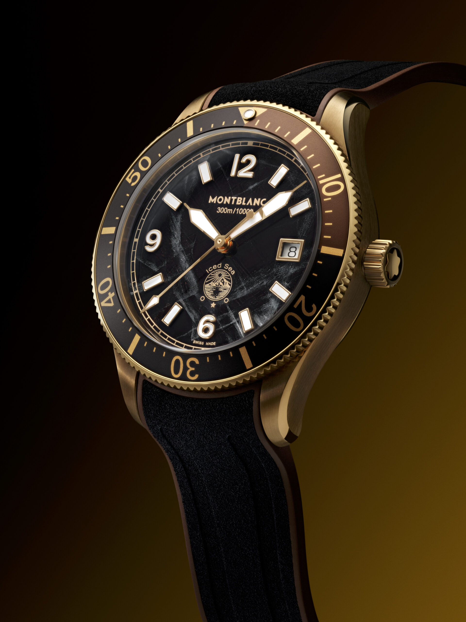 Часы Montblanc Iced Sea с бордовым циферблатом и бронзовым корпусом