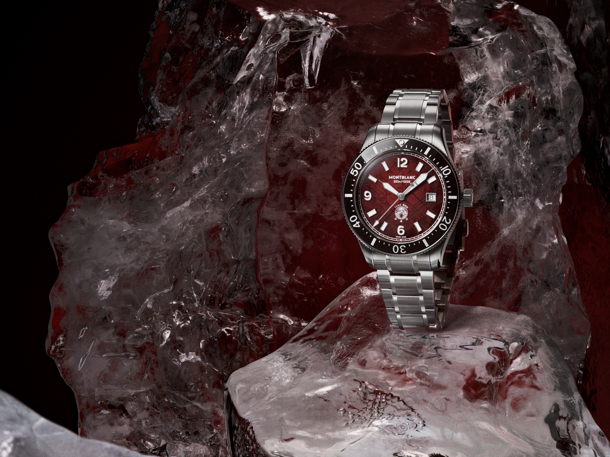 Часы Montblanc Iced Sea с бордовым циферблатом и бронзовым корпусом