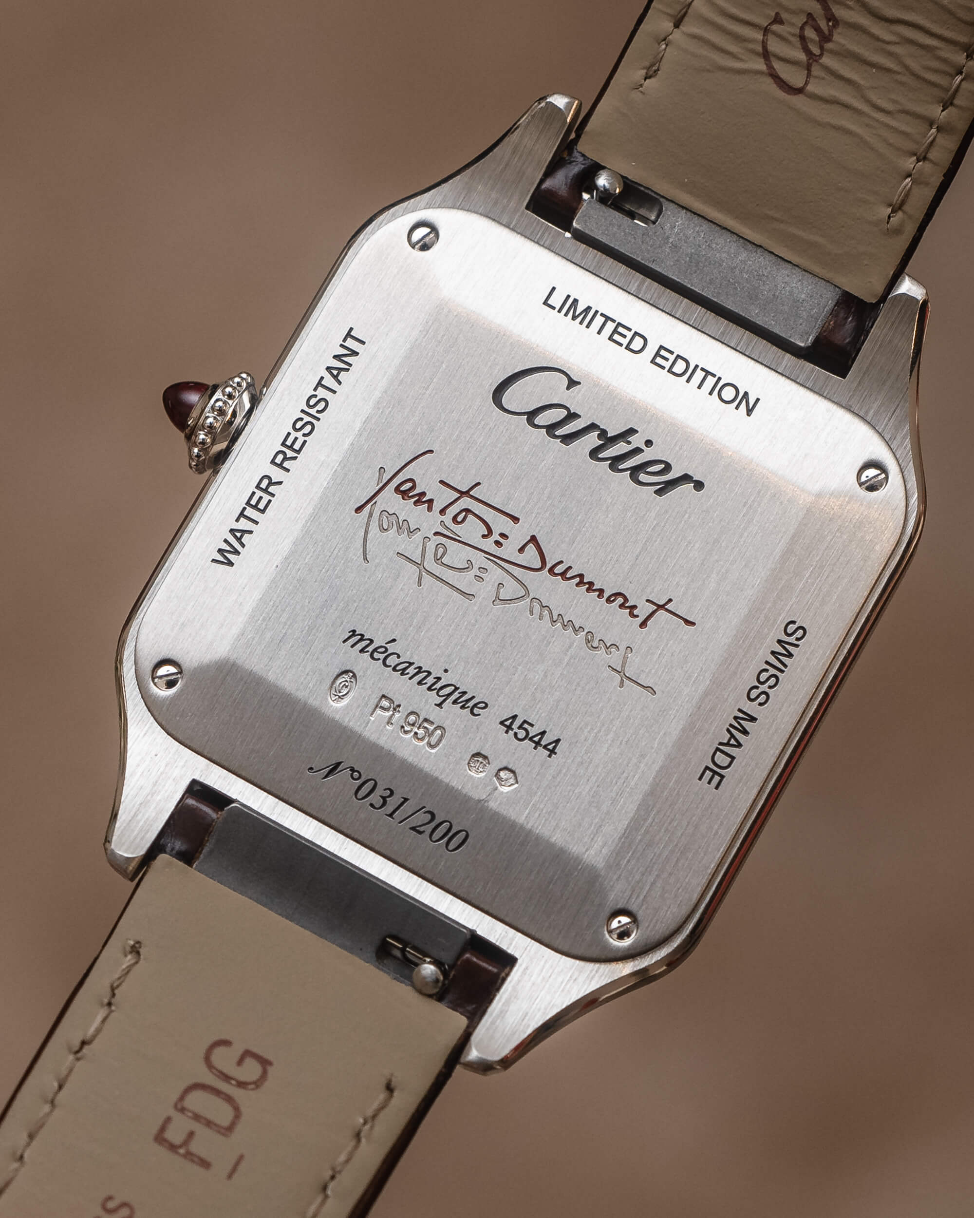 Новинка: часы Cartier Santos De Cartier Rewind