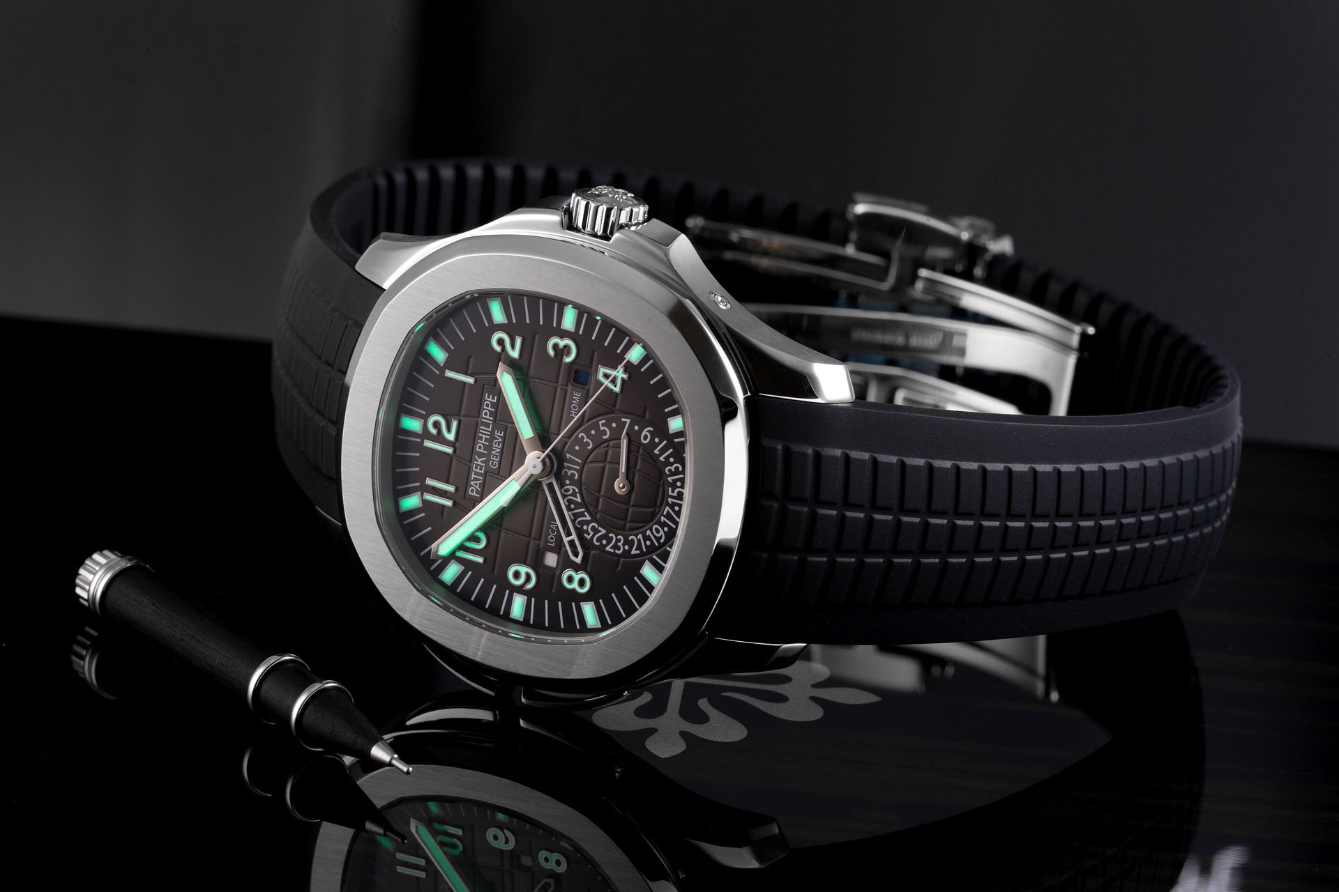 Patek Philippe Aquanaut Travel Time ref. 5164A-001 pre-owned