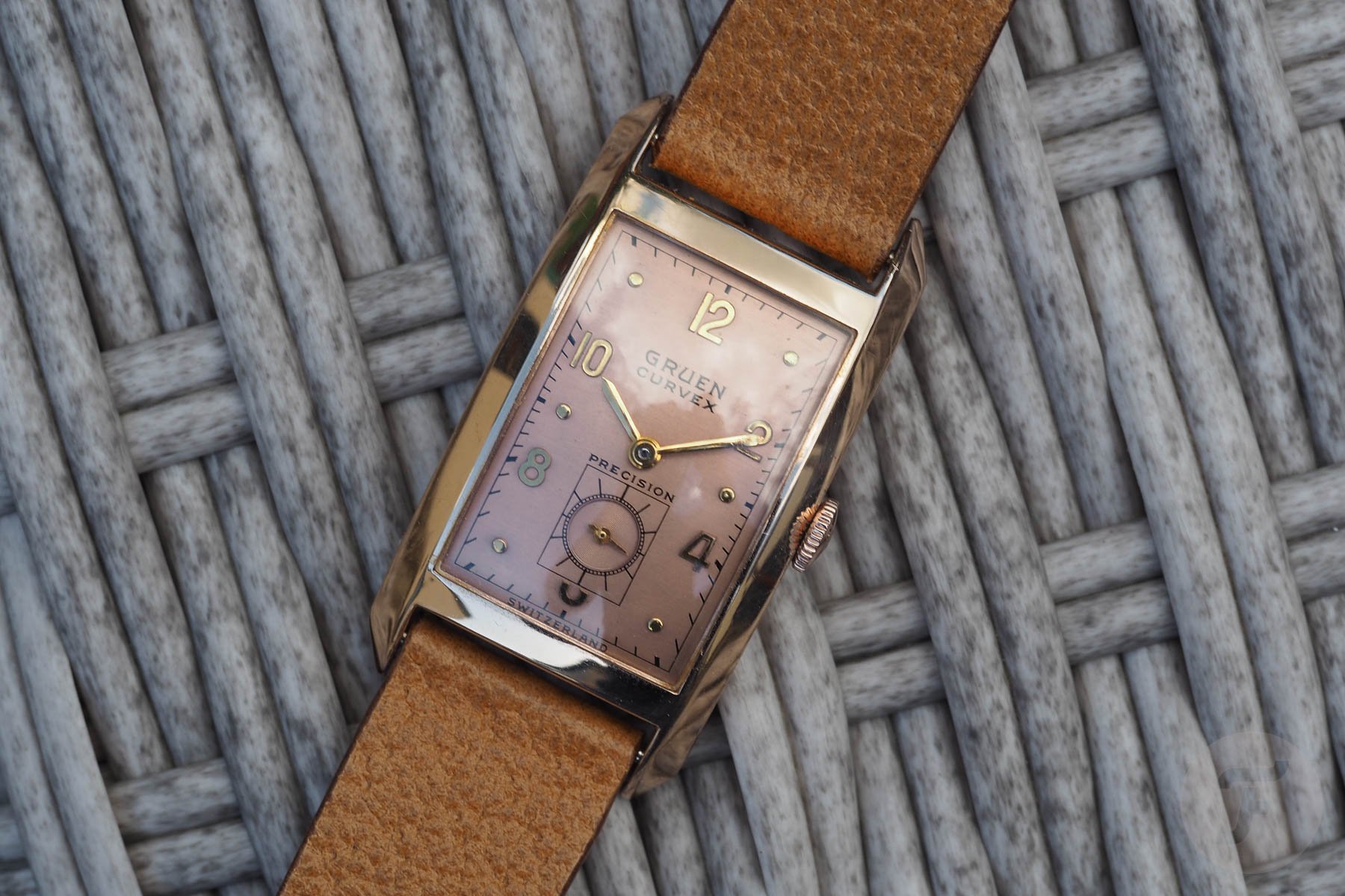 Gruen Curvex vintage gold watches