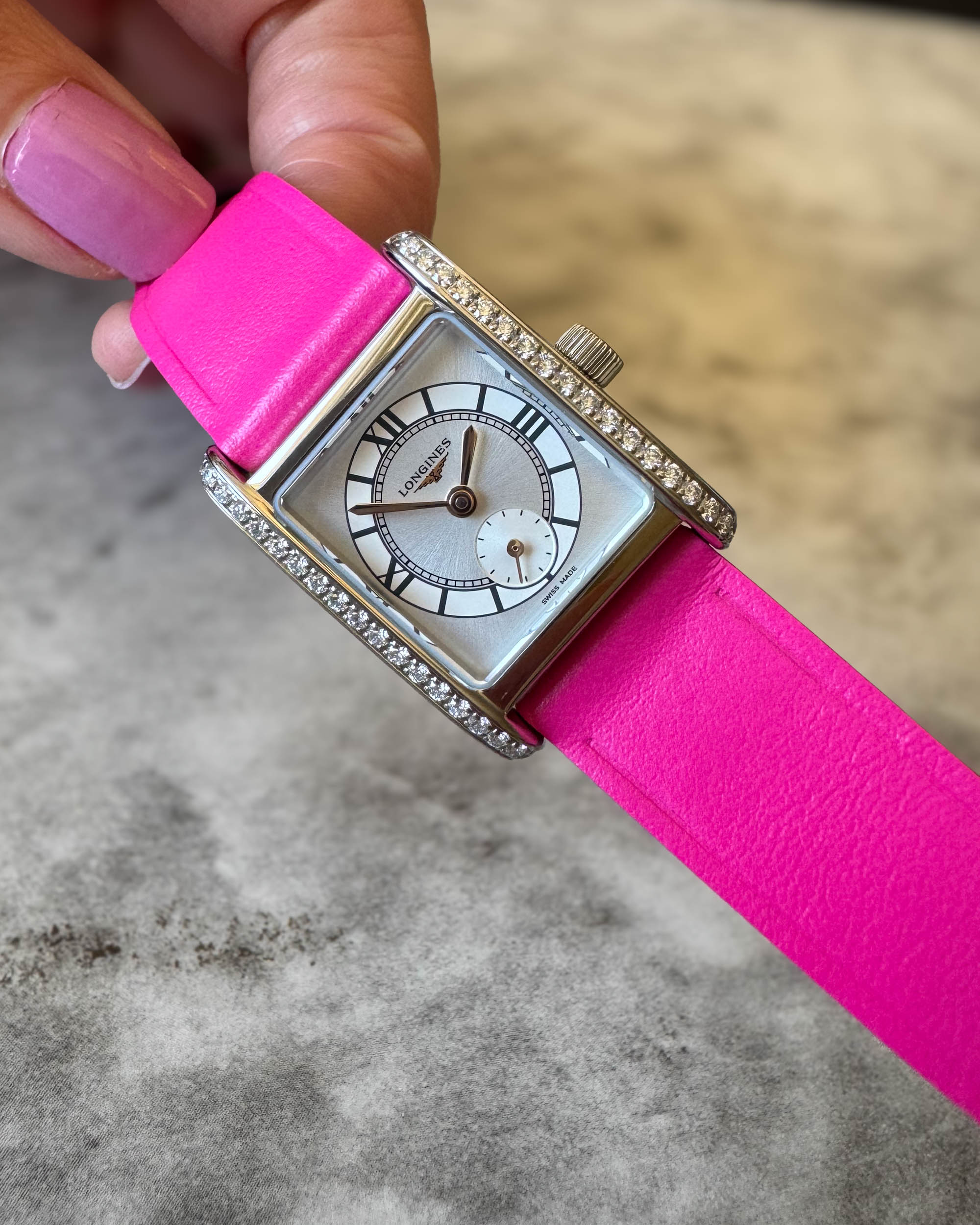 Дебют ярких женских часов Longines Mini DolceVita Kentucky Derby 150th Anniversary Limited-Edition Watch