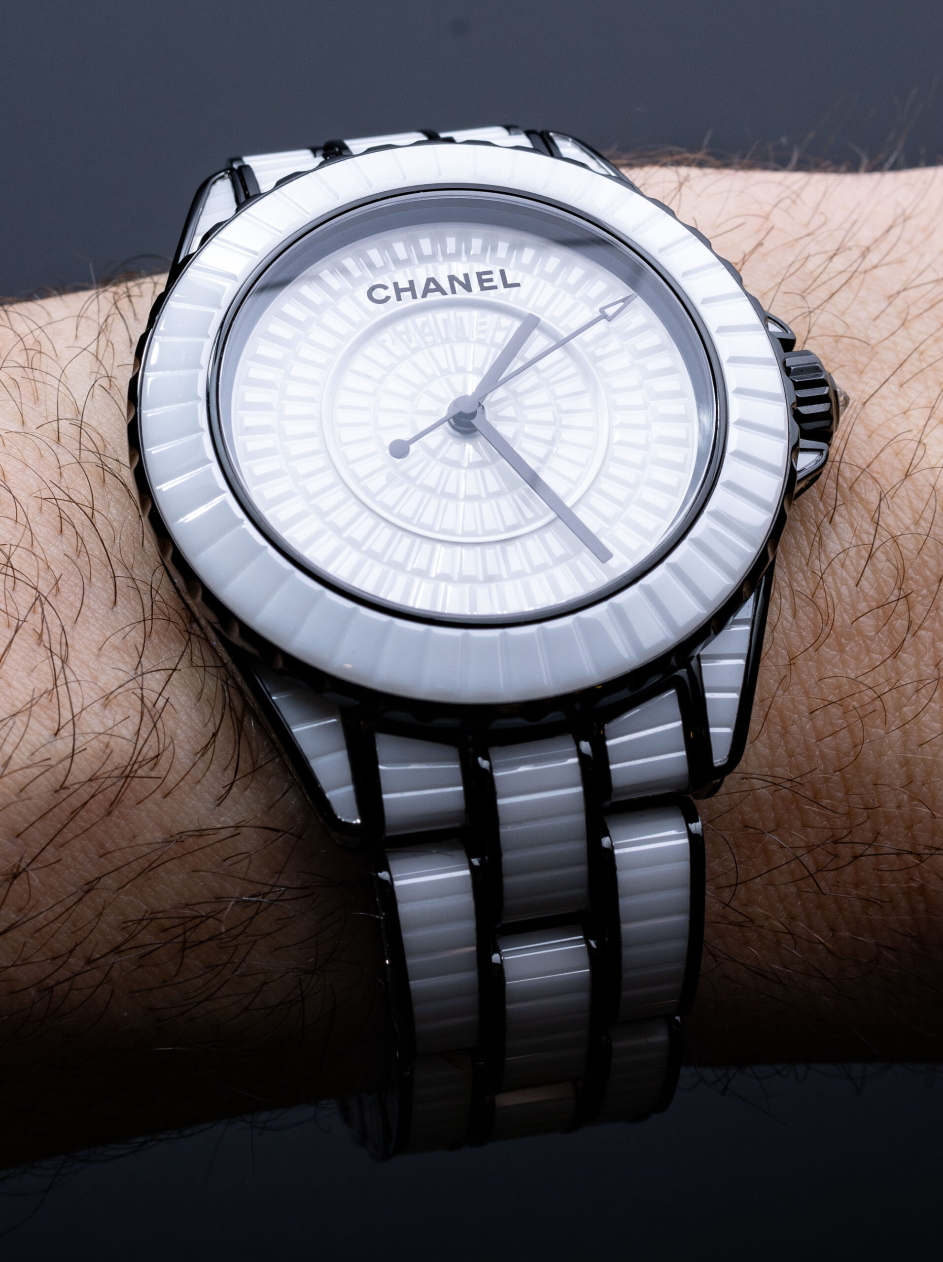 Часы Chanel J12 White Star Couture с бриллиантовой отделкой