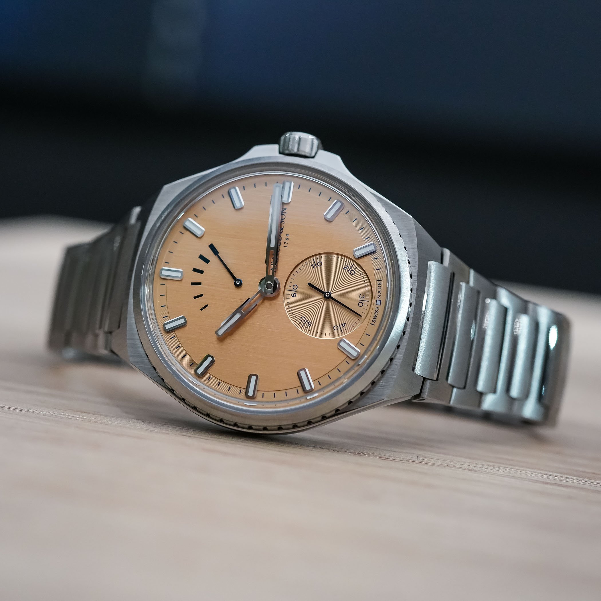 Arnold & Son представляет интегрированные спортивные часы Longitude Titanium