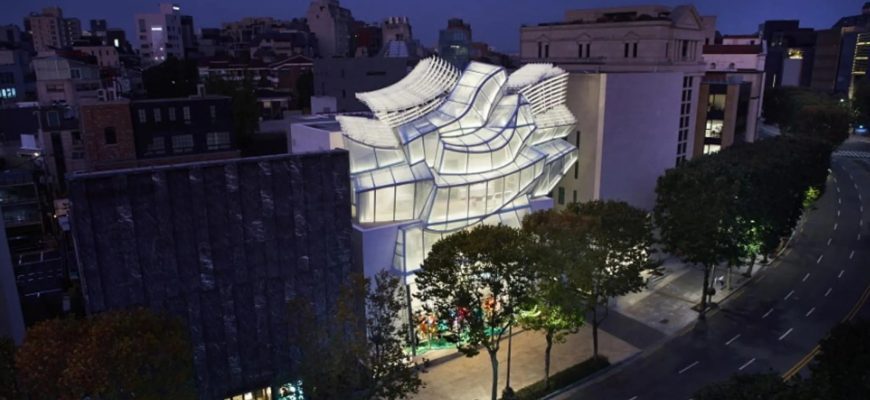 Обзор коллаборации Frank Gehry и Louis Vuitton Tambour Moon Flying Tourbillon