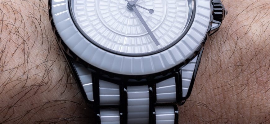 Самая популярная модель часов: Tissot PRX 35 мм