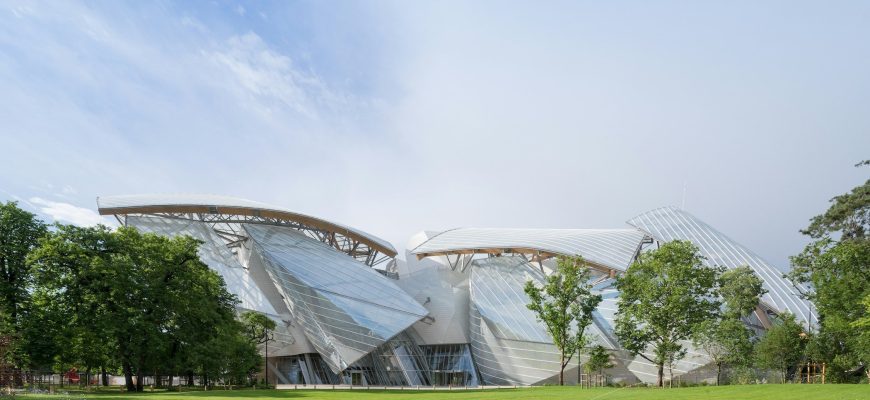 Узнайте все о роскошных часах Louis Vuitton x Frank Gehry Tambour Moon Flying Tourbillon Sapphire